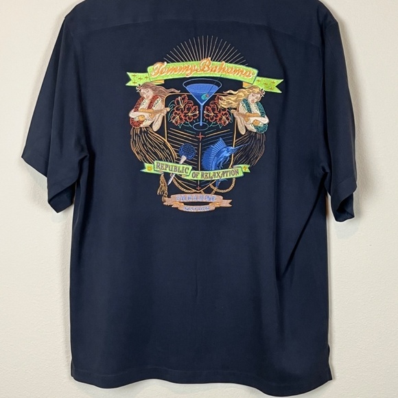 Tommy Bahama Black 100% silk short sleeve - Picture 1 of 4